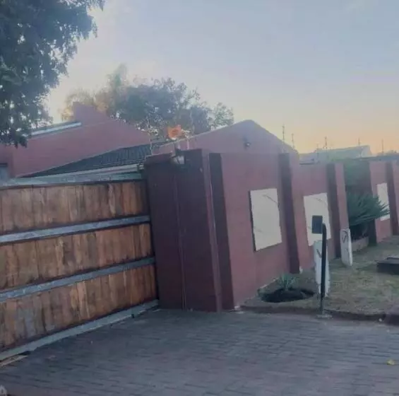 Majatalo Liyoli Guesthouse