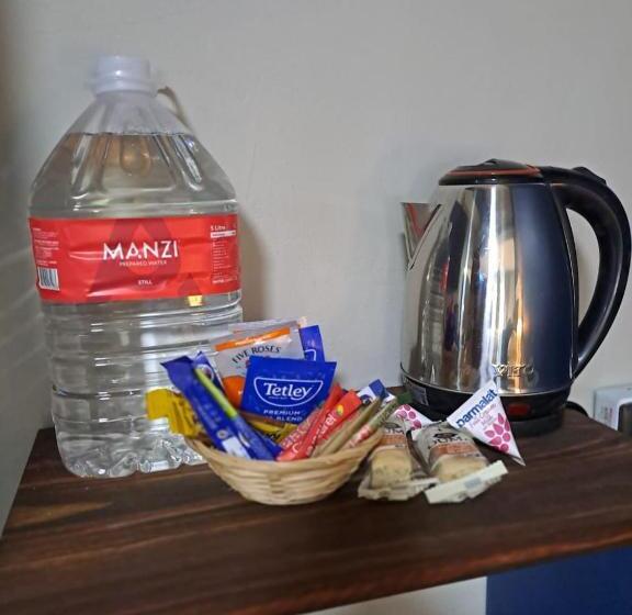 פנסיון M&j Inn