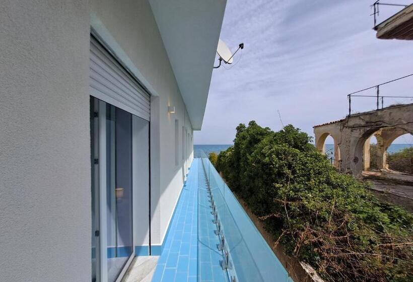 Bed and Breakfast Blue Life, Sea Luxury Rooms On The Beach Between Palermo And Cefalu