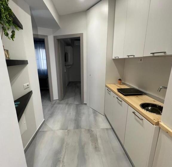 تختخواب و صبحانه La Marina64