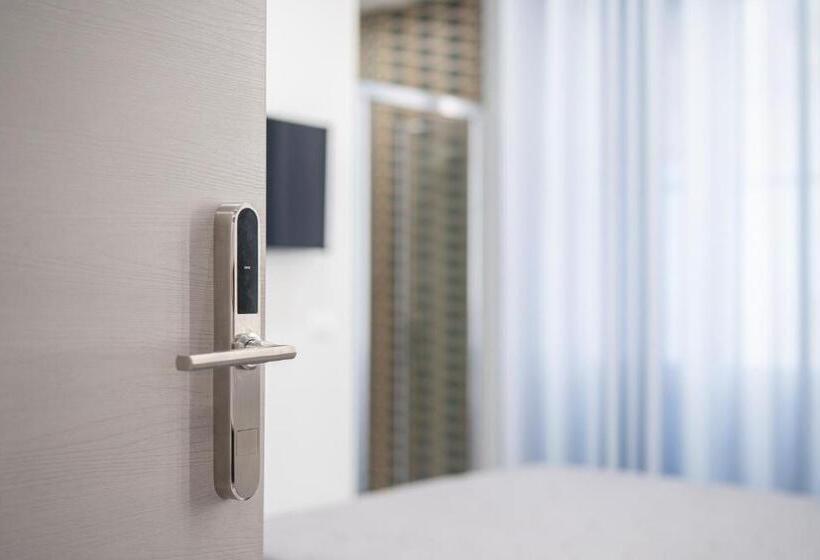 تختخواب و صبحانه La Marina64