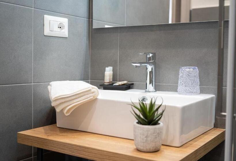 تختخواب و صبحانه La Marina64