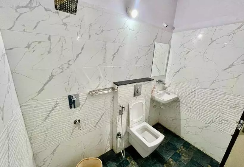 هتل Kiwi Inn