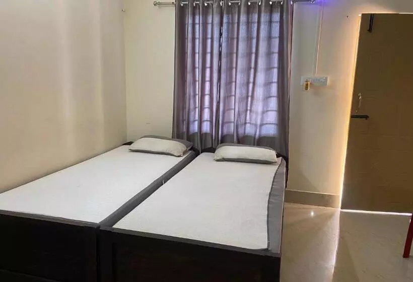 مُتل Atithya Lodge