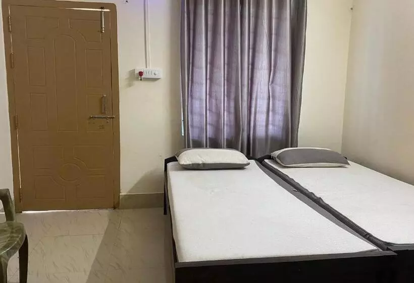 مُتل Atithya Lodge