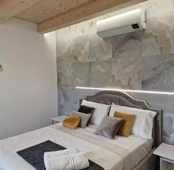 پانسیون Marlas