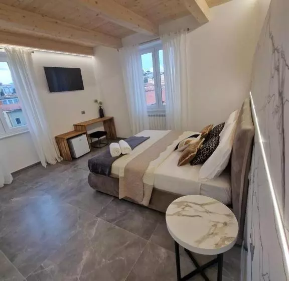 پانسیون Marlas