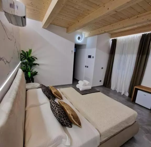 پانسیون Marlas