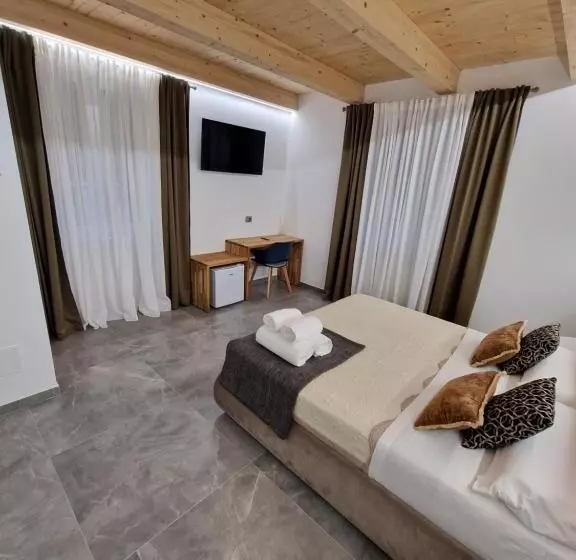 پانسیون Marlas