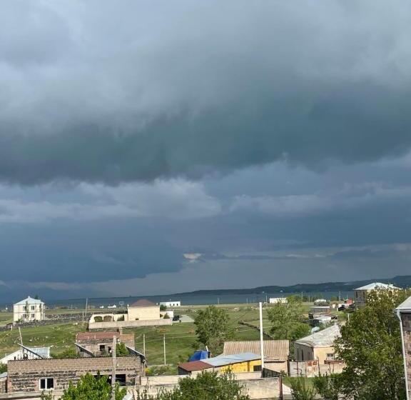 تختخواب و صبحانه Elmar Guesthouse