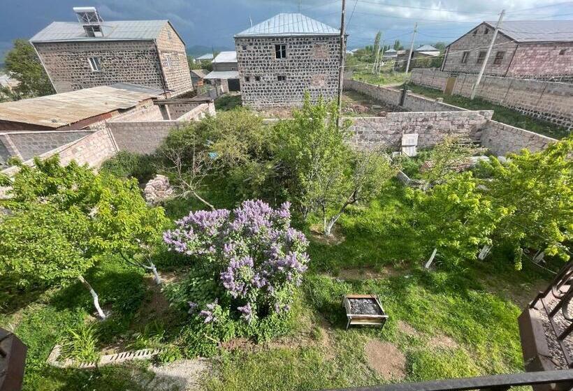 تختخواب و صبحانه Elmar Guesthouse