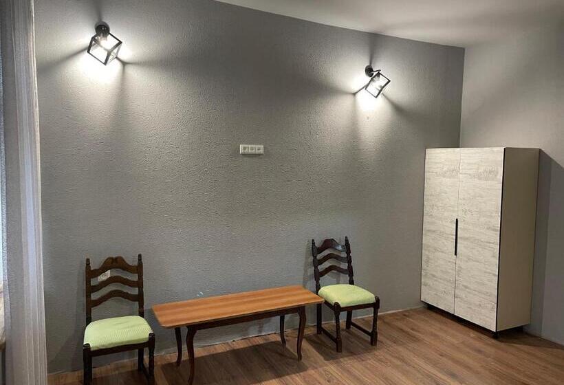 تختخواب و صبحانه Elmar Guesthouse