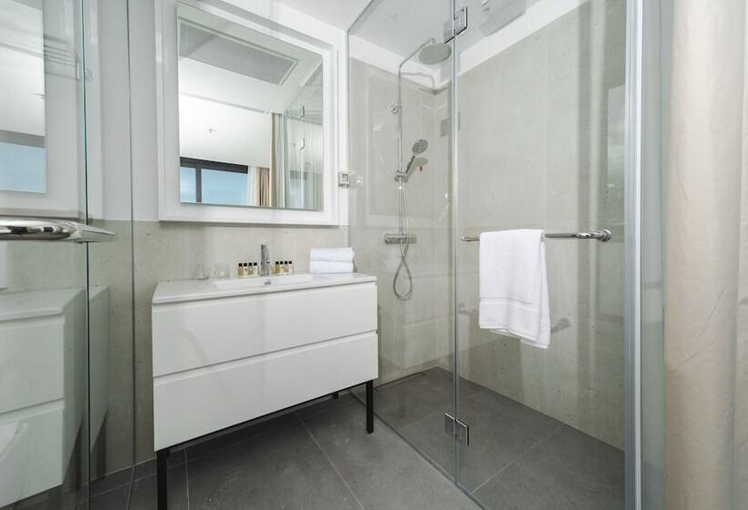 Boutique Hotel Shell