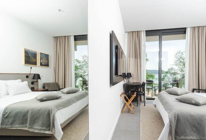 Boutique Hotel Shell