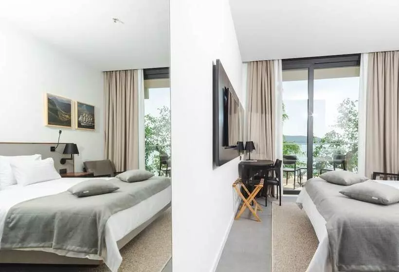 Boutique Hotel Shell