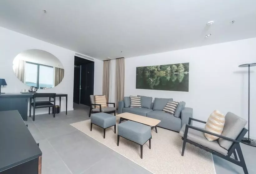 Boutique Hotel Shell