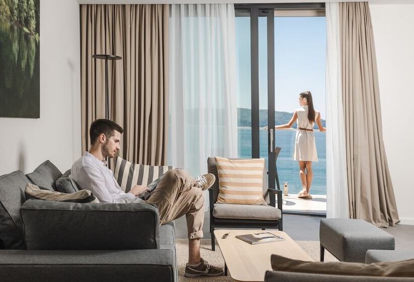 Boutique Hotel Shell