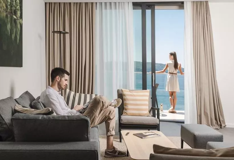 Boutique Hotel Shell