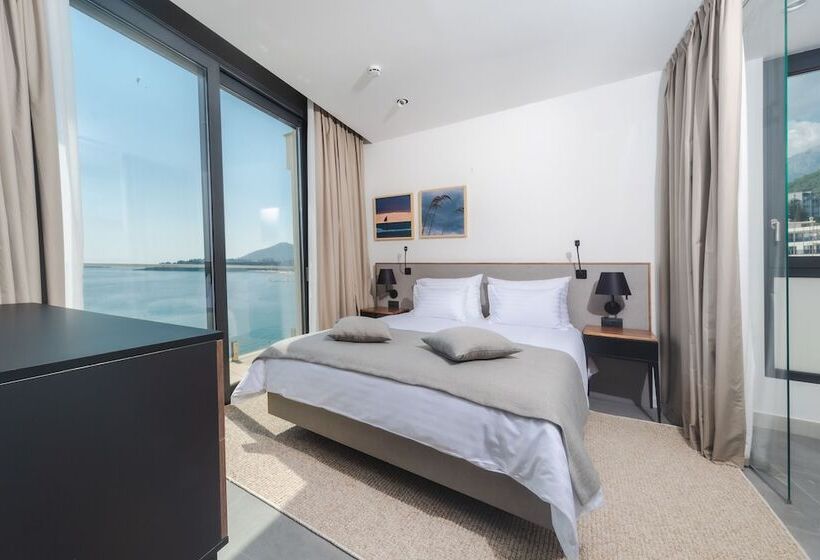 Boutique Hotel Shell