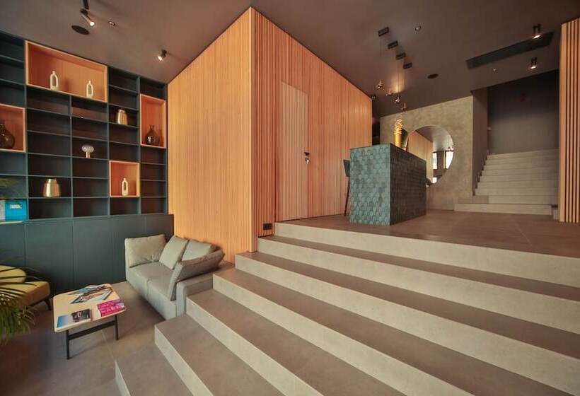 Boutique Hotel Shell