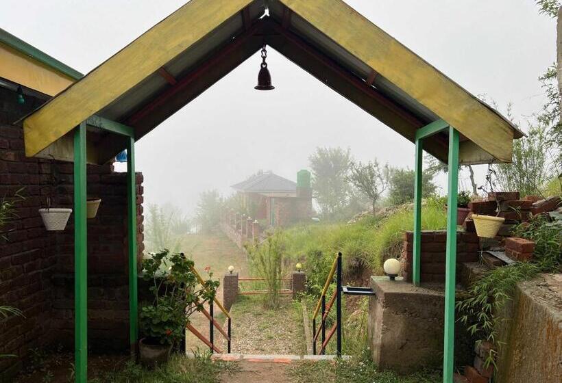 Отель Oyo Rage Roodies Camping