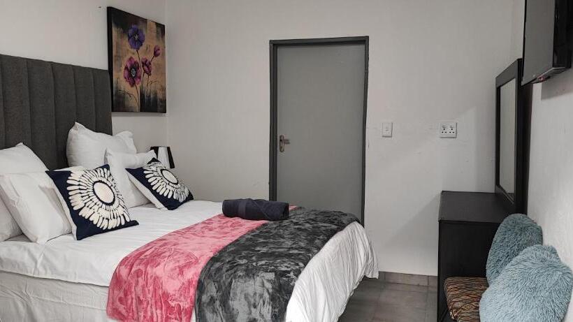 Pension S & S Village Guest House