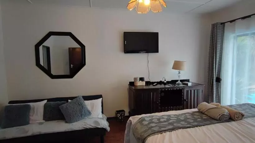 Majatalo S & S Village Guest House