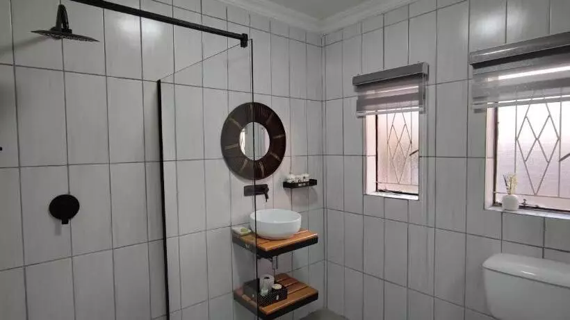 Majatalo S & S Village Guest House