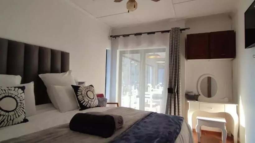 Majatalo S & S Village Guest House