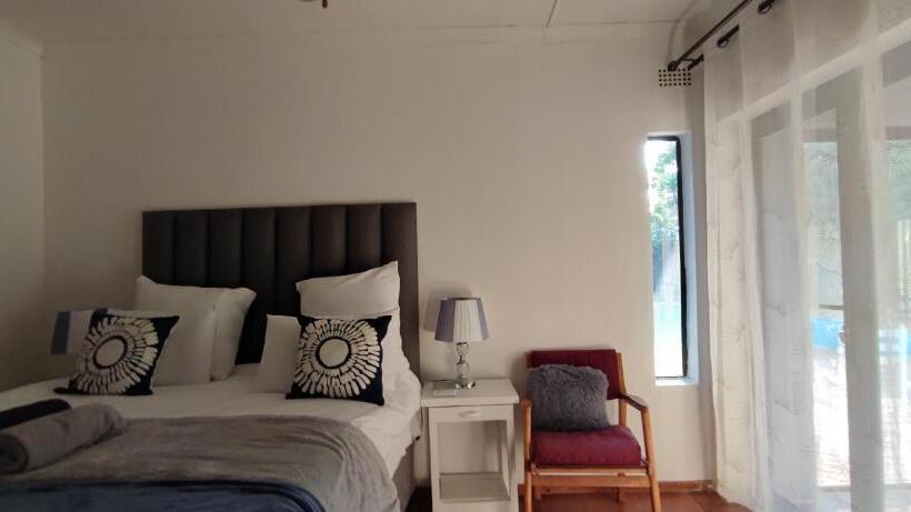 Pension S & S Village Guest House