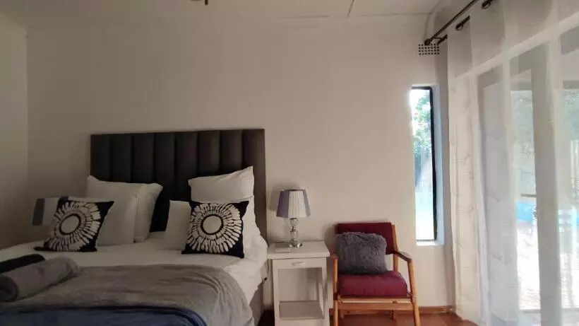 Majatalo S & S Village Guest House