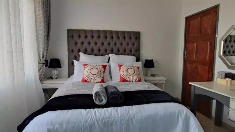 Majatalo S & S Village Guest House