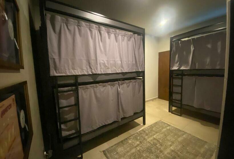 هاستل Cama En Habitación Compartida Para Hombres