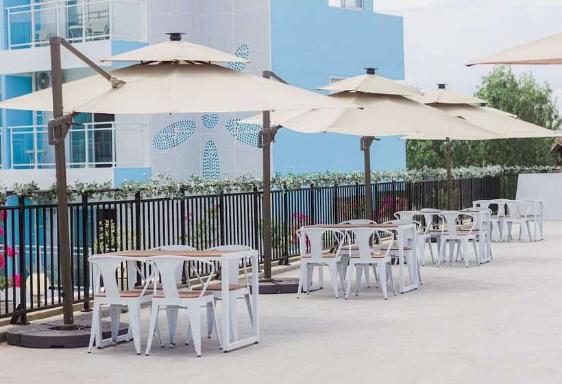 בית מלון כפרי Bohol Dolphin Bay Resort