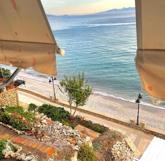 هتل Guesthouse Thanasi