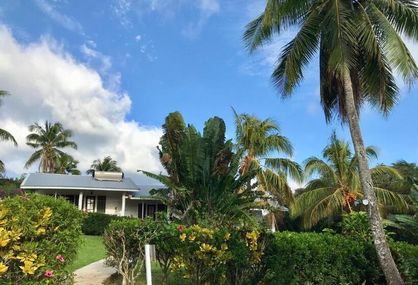 هتل The Harbourview Vava U