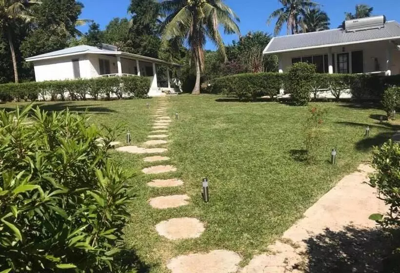 هتل The Harbourview   Vava U