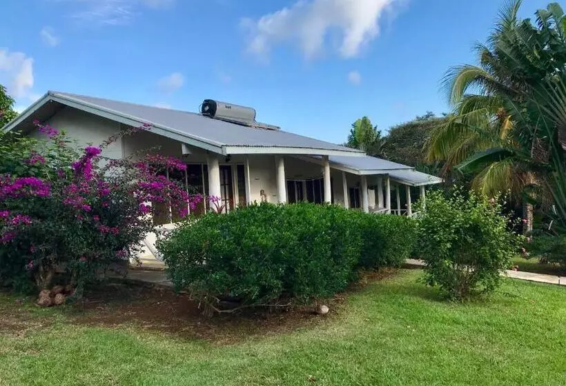 هتل The Harbourview   Vava U