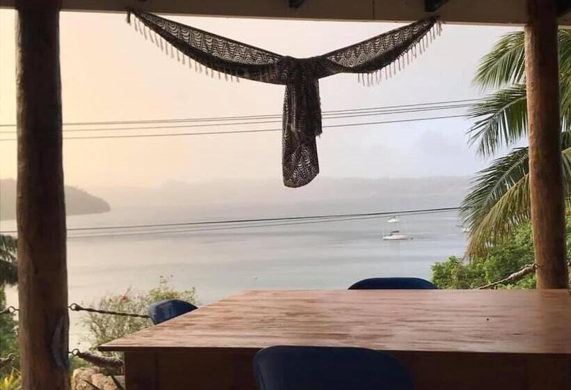 هتل The Harbourview Vava U