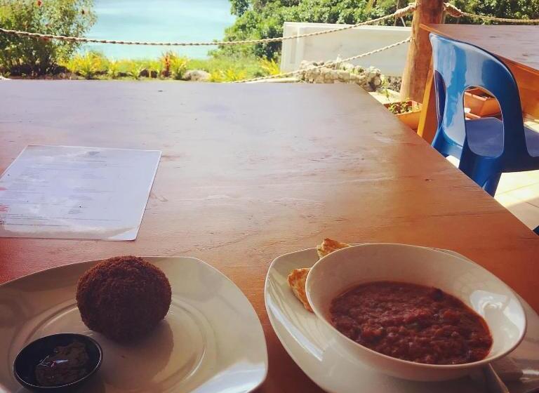 هتل The Harbourview Vava U