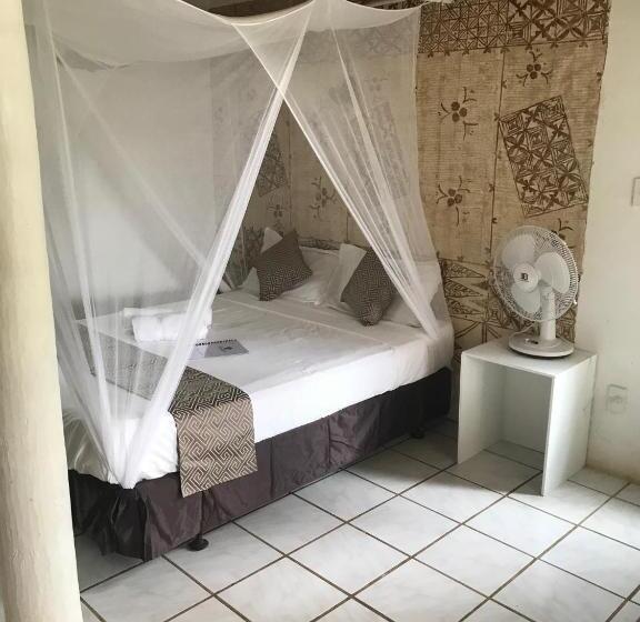 هتل The Harbourview Vava U