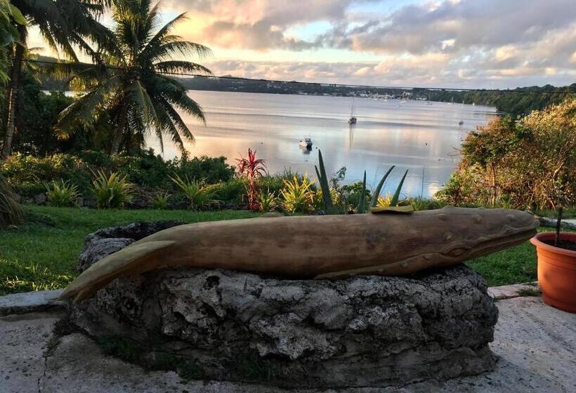 هتل The Harbourview Vava U