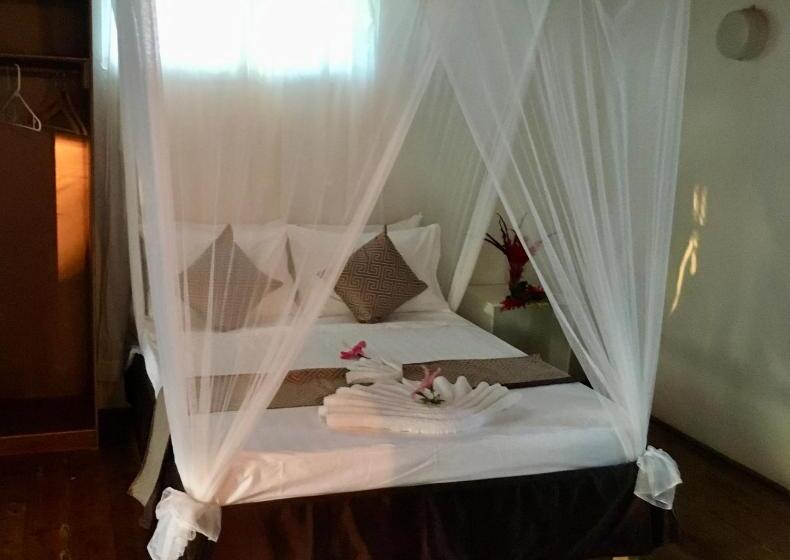 هتل The Harbourview Vava U