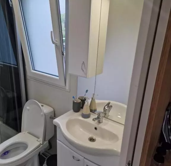 استراحتگاه Gm House Mobile House Near Kolpa River
