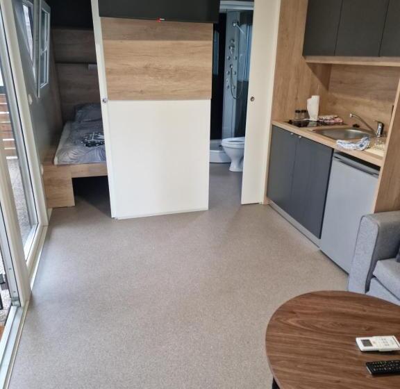 استراحتگاه Gm House Mobile House Near Kolpa River