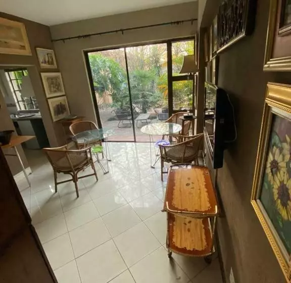 ベッドアンドブレックファースト Terrace House Rivonia