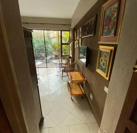 ベッドアンドブレックファースト Terrace House Rivonia