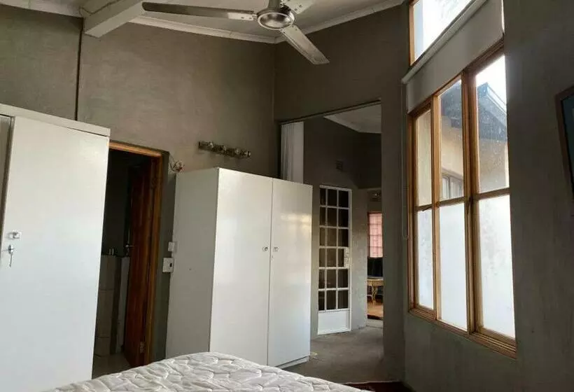 ベッドアンドブレックファースト Terrace House Rivonia