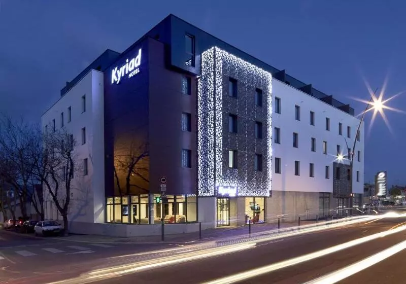 ホテル Kyriad Troyes Centre