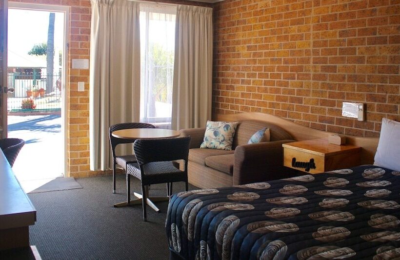 モーテル Town And Country Motor Inn